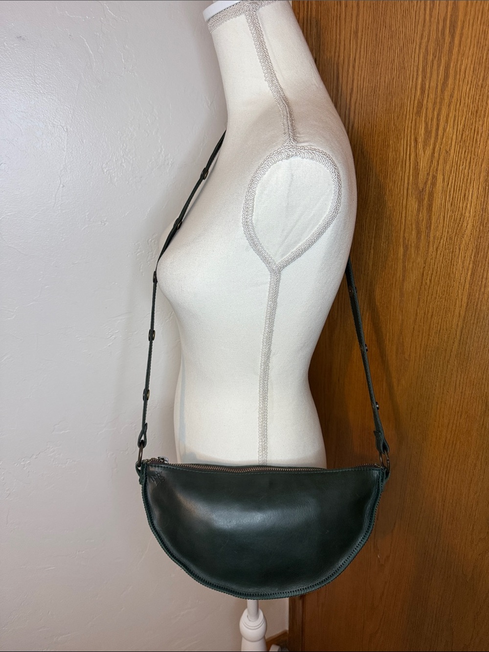 Lyons Leather Co dk green leather convertible bag